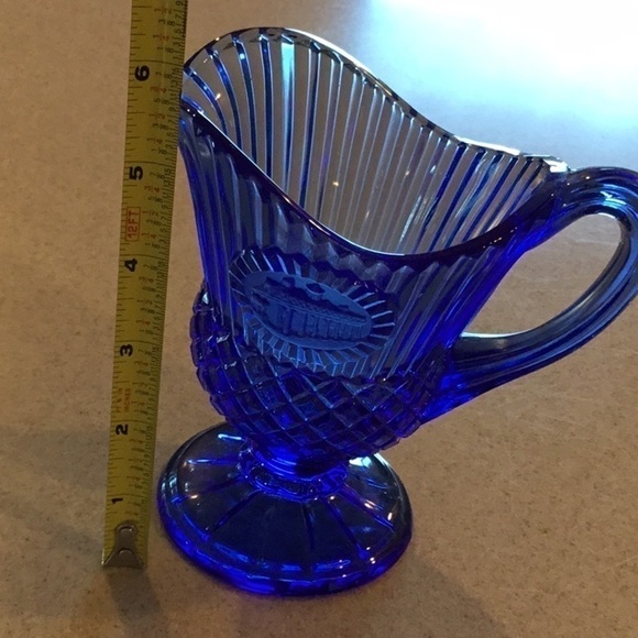 VINTAGE small cut glass cobalt blue pitcher in great condition. AVON - Picture 10 of 12